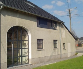 Luxurious Holiday Home in Bullingen with Sauna