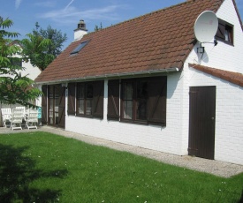 Cozy cottage with terrace in the surroundings of De Panne