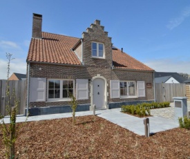 Charming Holiday Home with Jacuzzi in Middelkerke